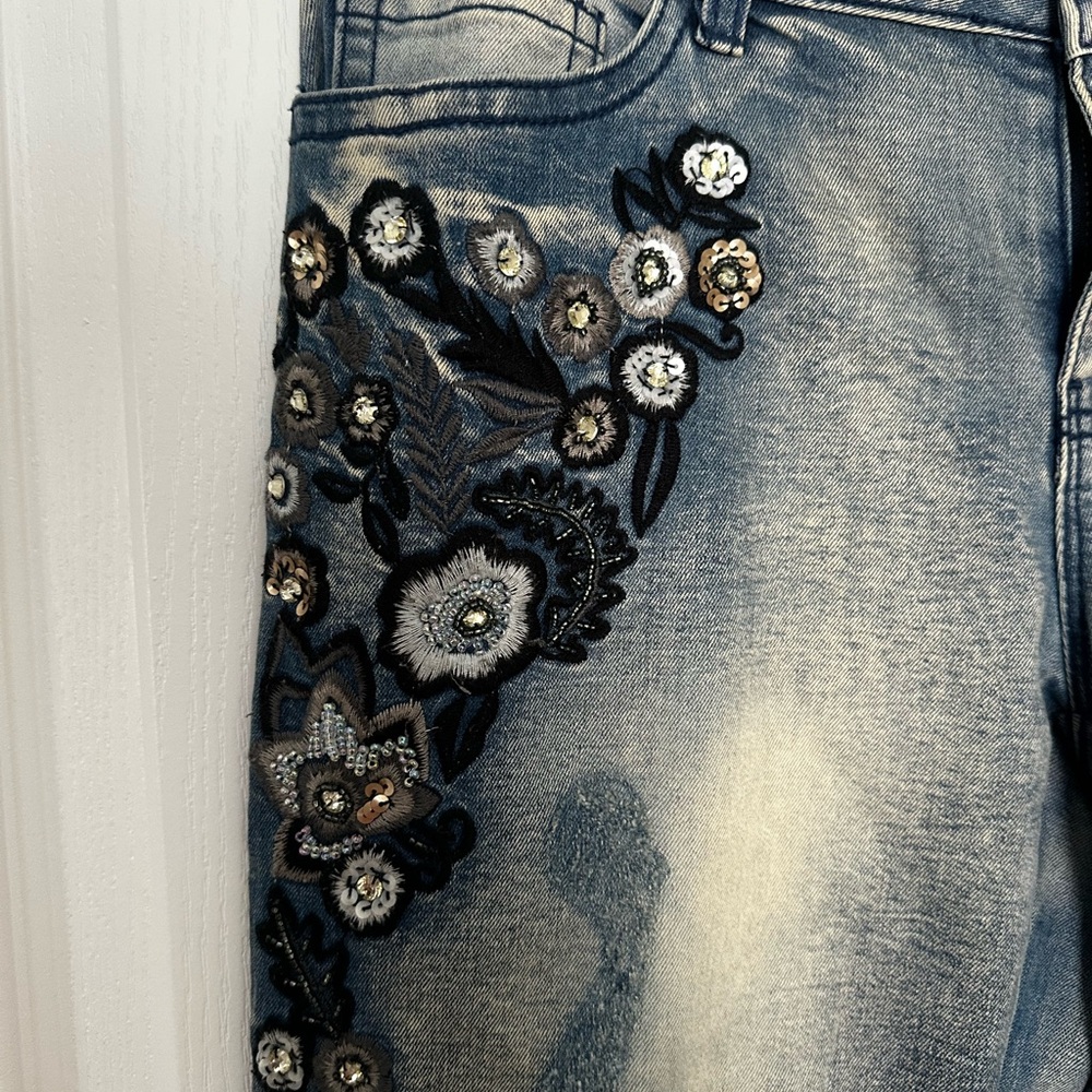 Embroidered Skinny Jeans with Black Floral Design - Picture 2 of 8